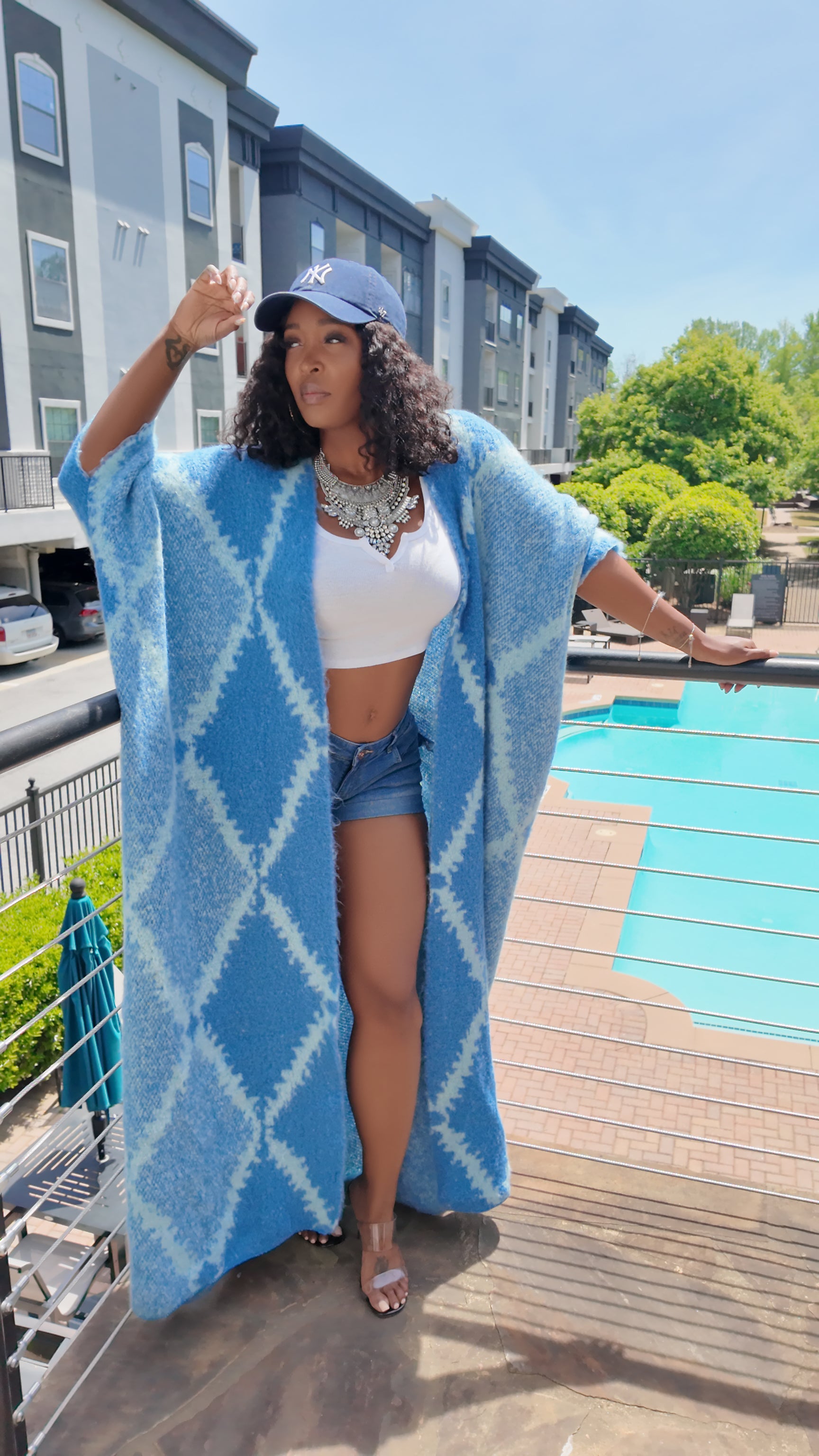 ZIMA PONCHO – Regal Karats